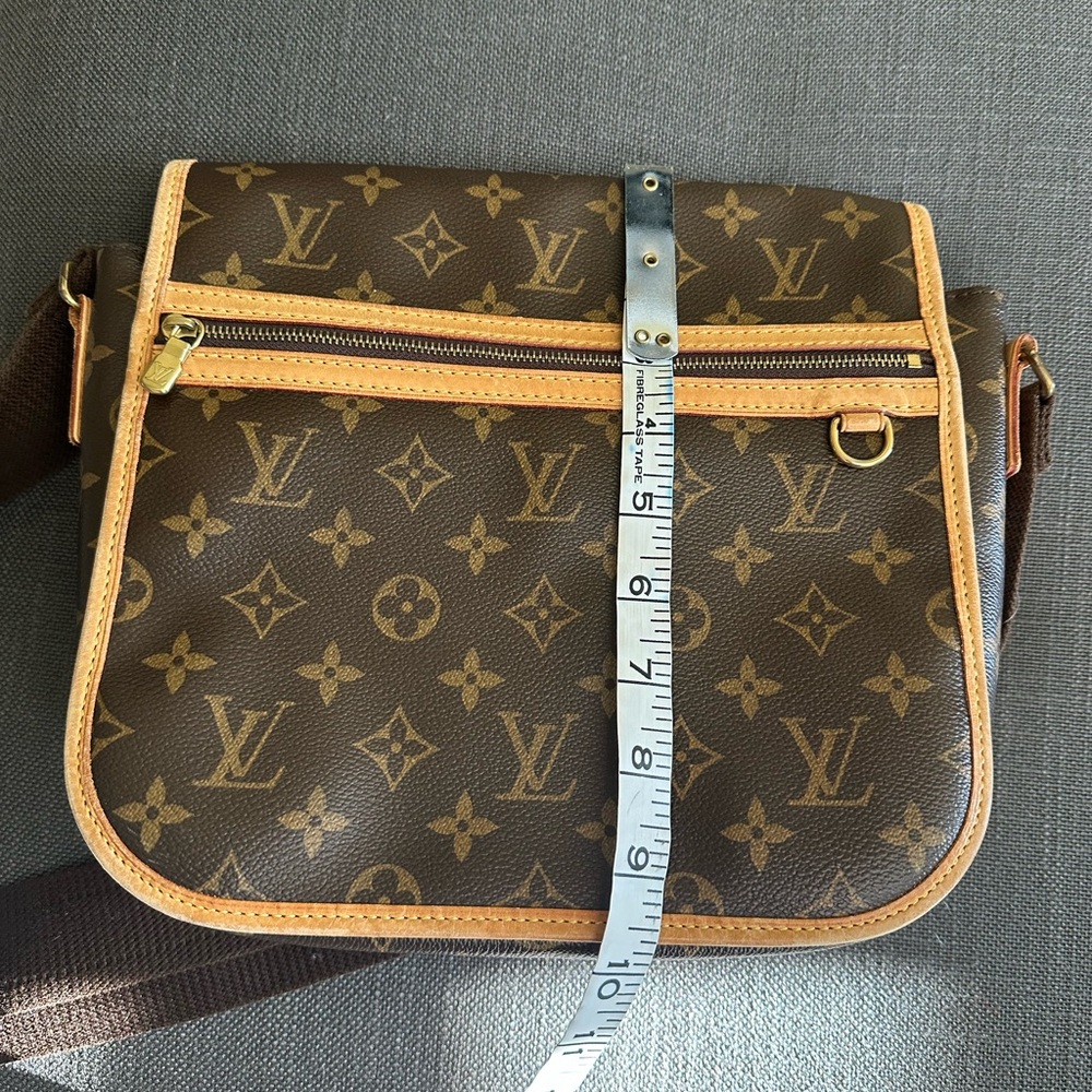 Louis Vuitton Bosphore authentic Messenger bag- Firm Price - Picture 16 of 16